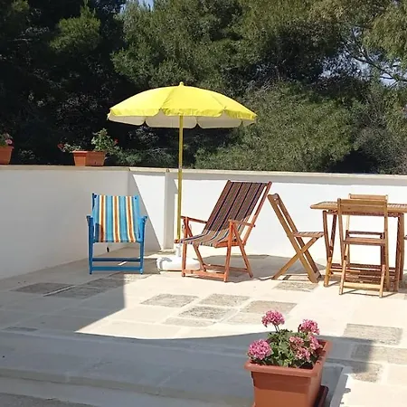 Maria In Puglia Con Pineta Vicino Al Mare Torre Suda
