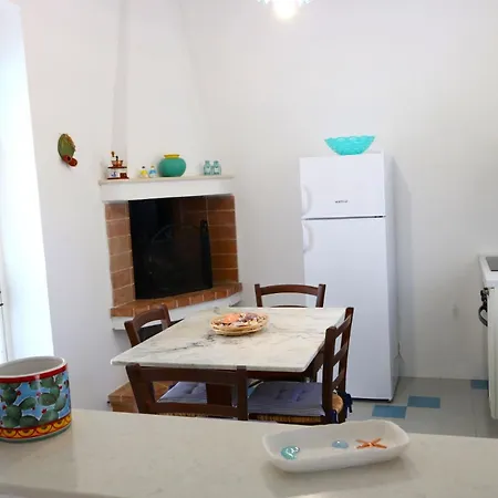 Maria In Puglia Con Pineta Vicino Al Mare